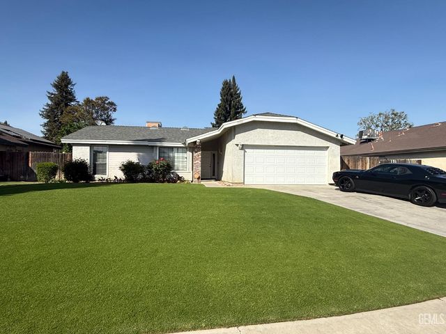 3520 Snowflake Court, Bakersfield, CA 93309