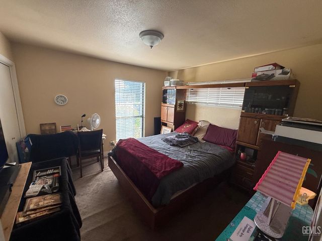 3520 Snowflake Court, Bakersfield, CA 93309