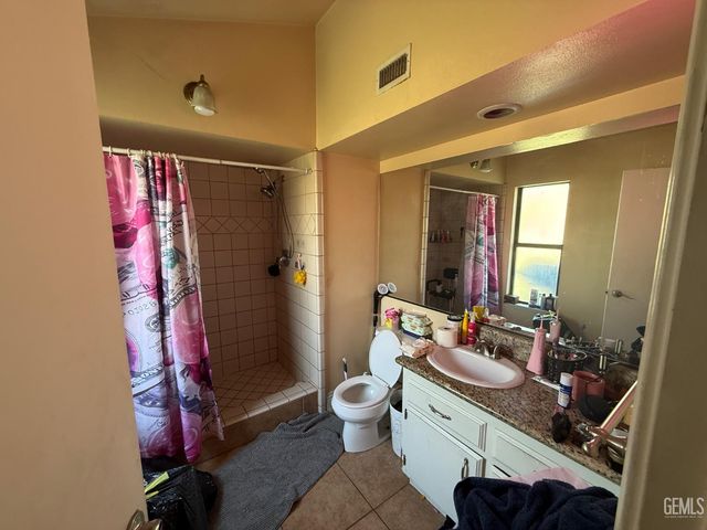 3520 Snowflake Court, Bakersfield, CA 93309