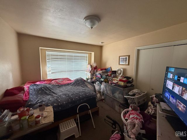 3520 Snowflake Court, Bakersfield, CA 93309