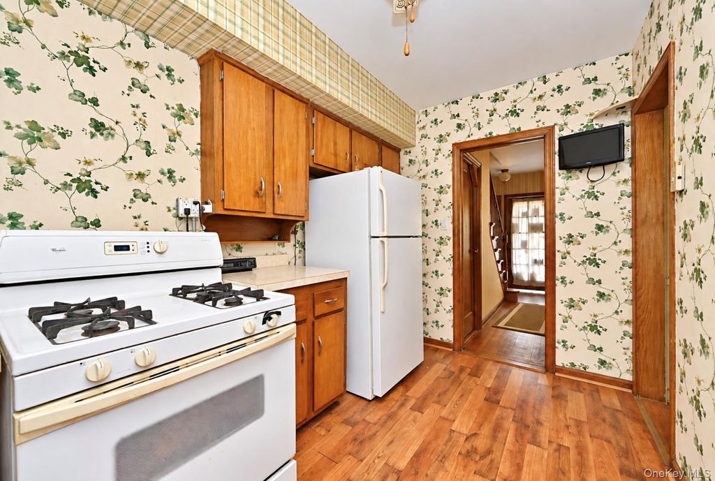 195-15 Station Road, Flushing, NY 11358 — photo 3