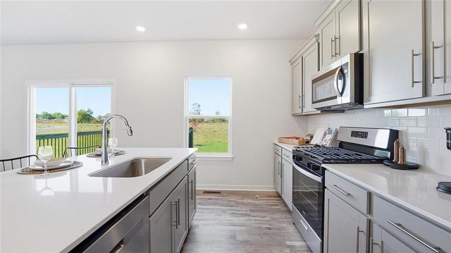 21531 Carrara Circle, Peculiar, MO 64078