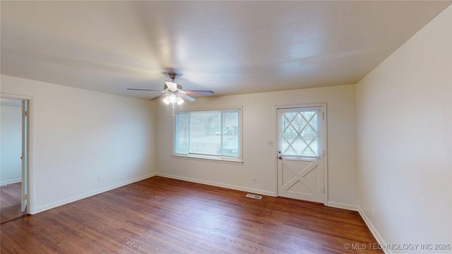 3716 S 29th West Avenue, Tulsa, OK 74107