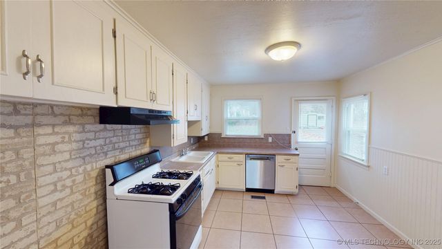 3716 S 29th West Avenue, Tulsa, OK 74107