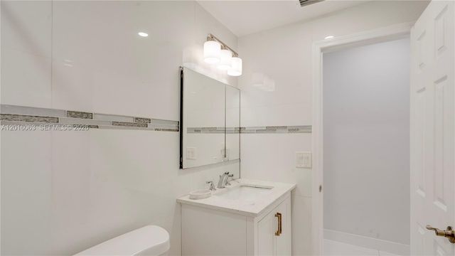 6450 SW 39th Ter, Miami, FL 33155