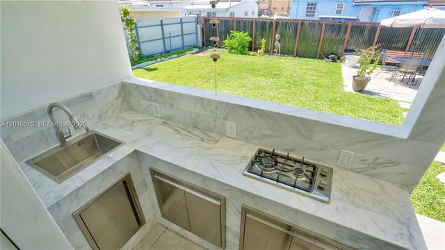 6450 SW 39th Ter, Miami, FL 33155
