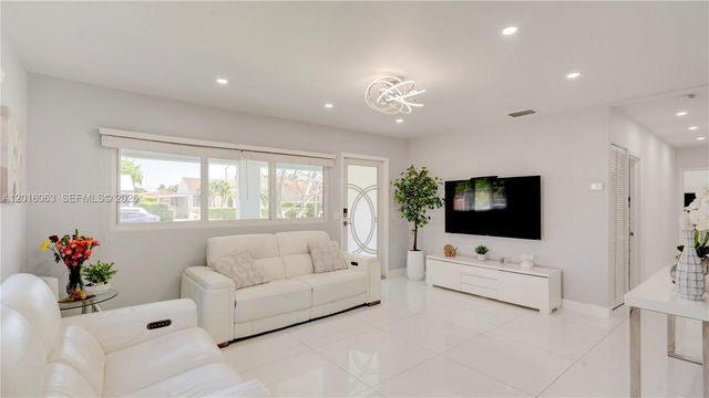 6450 SW 39th Ter, Miami, FL 33155