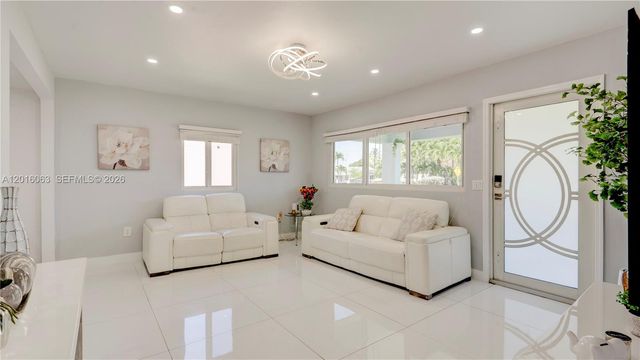 6450 SW 39th Ter, Miami, FL 33155