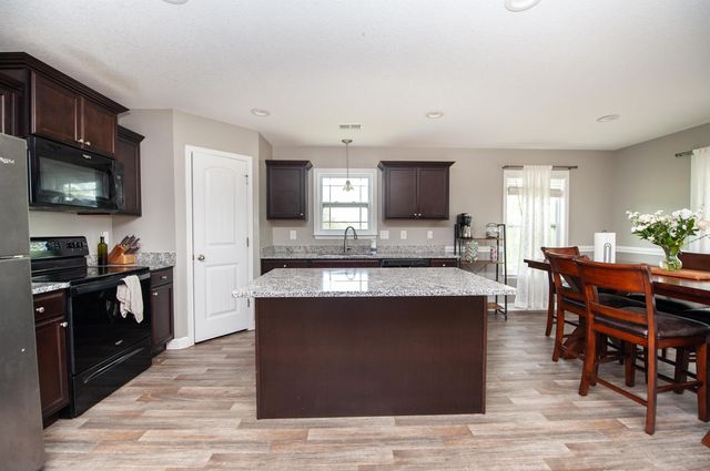 141 Middlebrooke Lane, Wellford, SC 29385