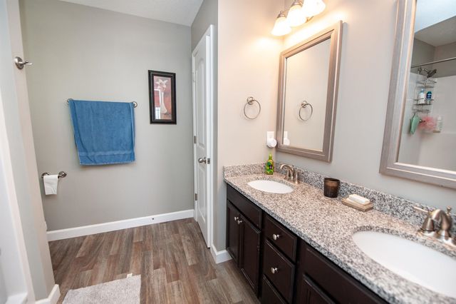 141 Middlebrooke Lane, Wellford, SC 29385