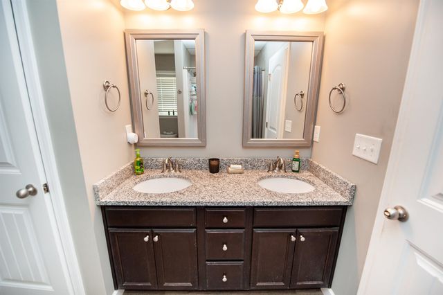 141 Middlebrooke Lane, Wellford, SC 29385