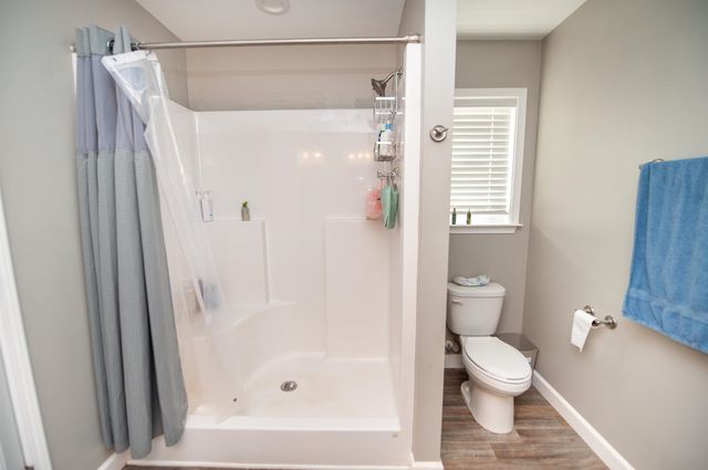 141 Middlebrooke Lane, Wellford, SC 29385