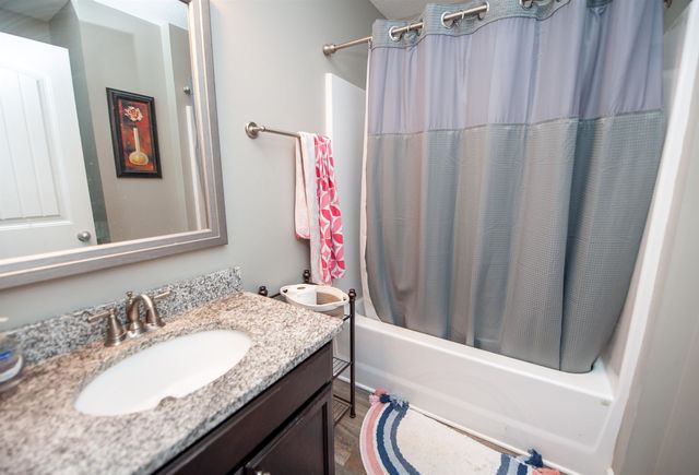 141 Middlebrooke Lane, Wellford, SC 29385