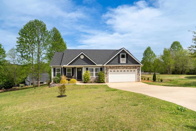 141 Middlebrooke Lane, Wellford, SC 29385