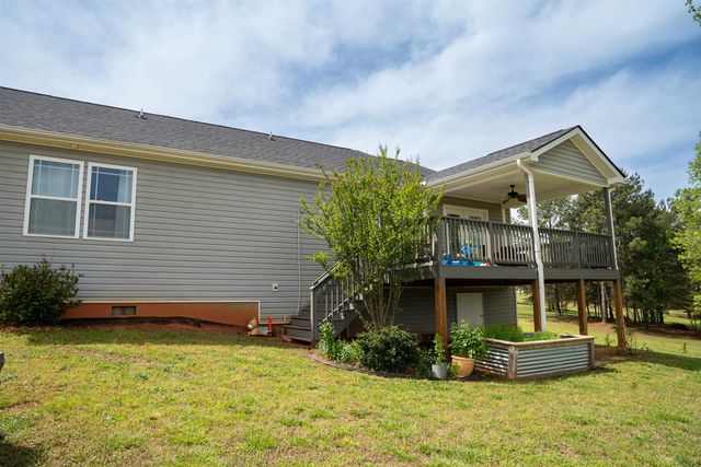 141 Middlebrooke Lane, Wellford, SC 29385