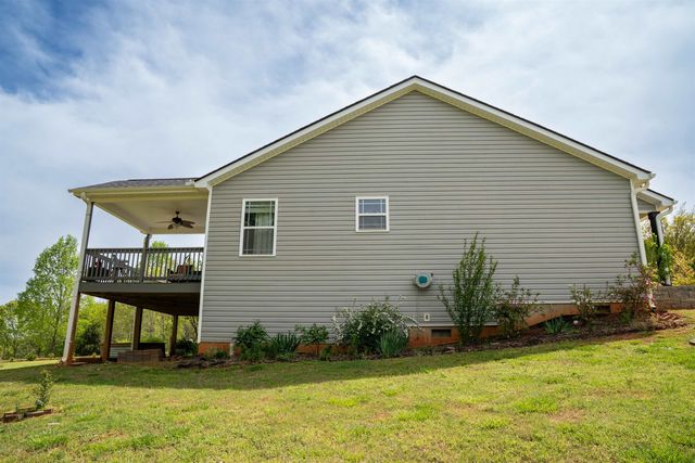 141 Middlebrooke Lane, Wellford, SC 29385