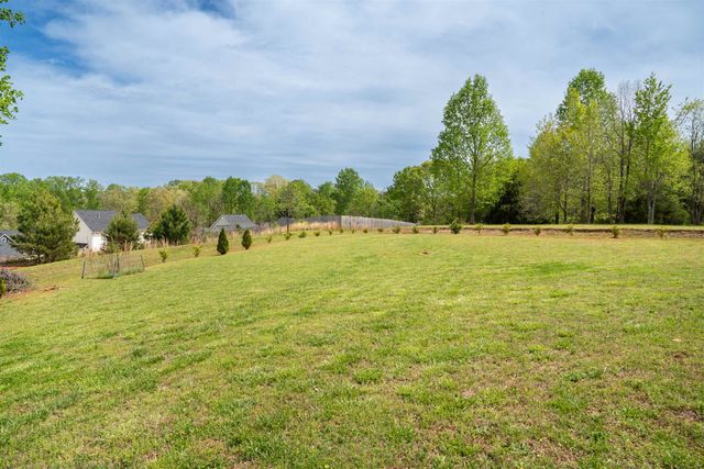 141 Middlebrooke Lane, Wellford, SC 29385