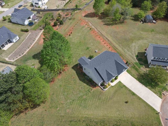 141 Middlebrooke Lane, Wellford, SC 29385