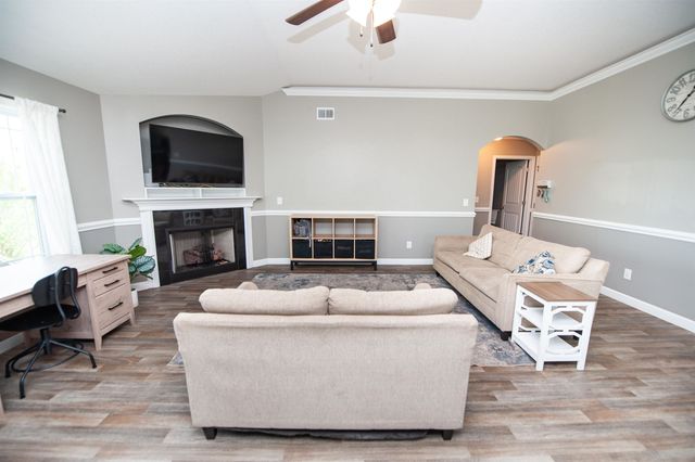 141 Middlebrooke Lane, Wellford, SC 29385