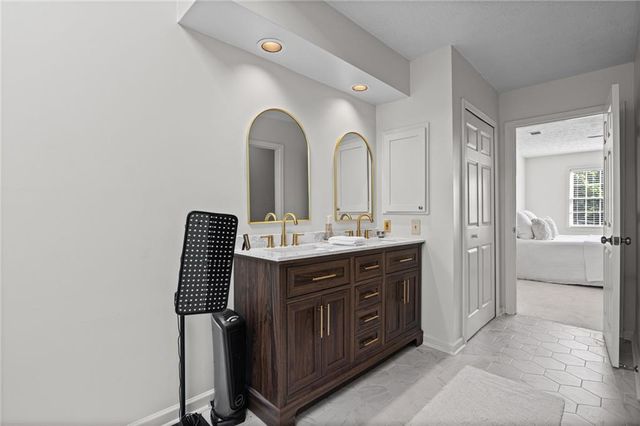 994 Coach House Drive, Tucker, GA 30084