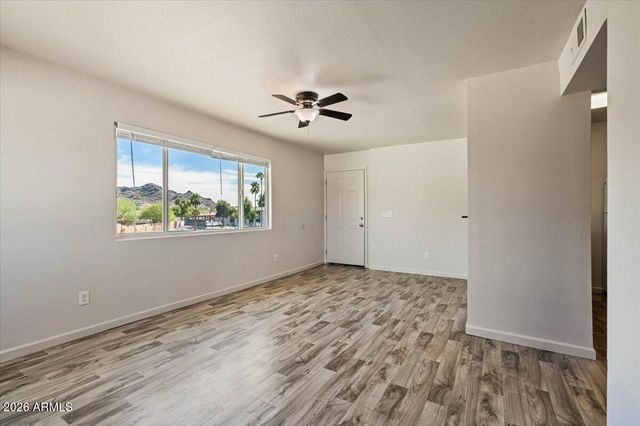 1346 E MOUNTAIN VIEW Road 102, Phoenix, AZ 85020