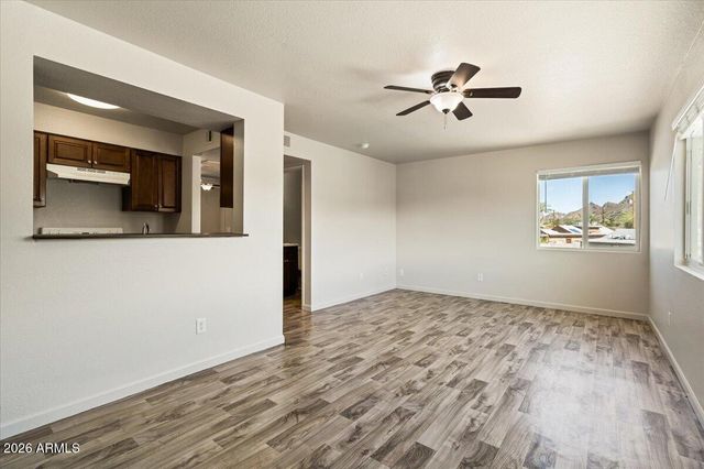 1346 E MOUNTAIN VIEW Road 102, Phoenix, AZ 85020
