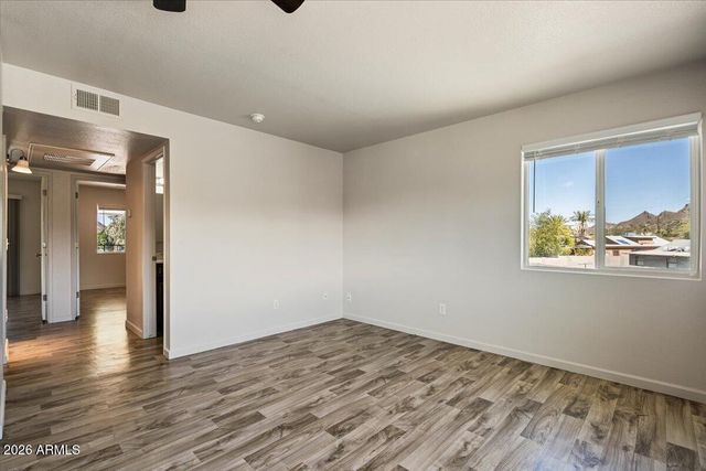 1346 E MOUNTAIN VIEW Road 102, Phoenix, AZ 85020