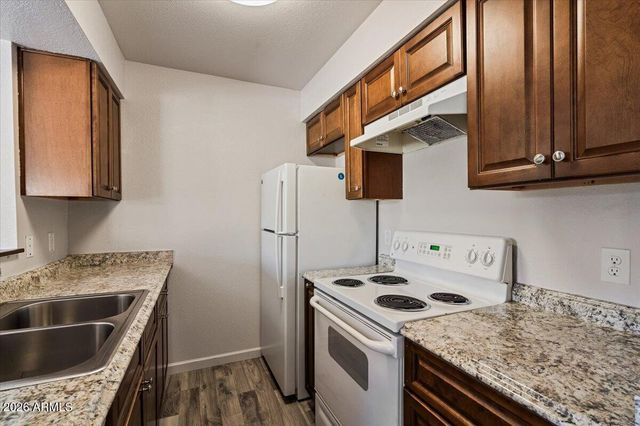 1346 E MOUNTAIN VIEW Road 102, Phoenix, AZ 85020