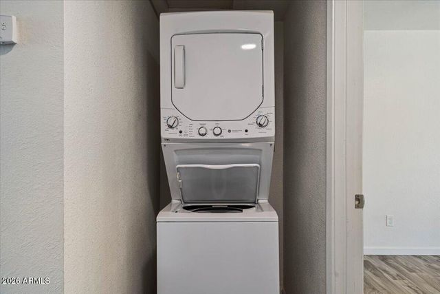 1346 E MOUNTAIN VIEW Road 102, Phoenix, AZ 85020
