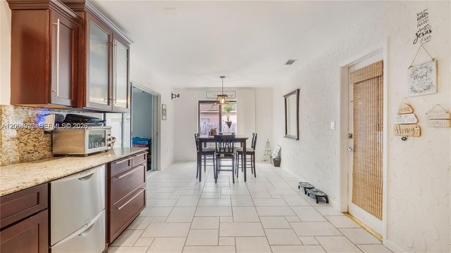4020 SW 2nd Street, Plantation, FL 33317