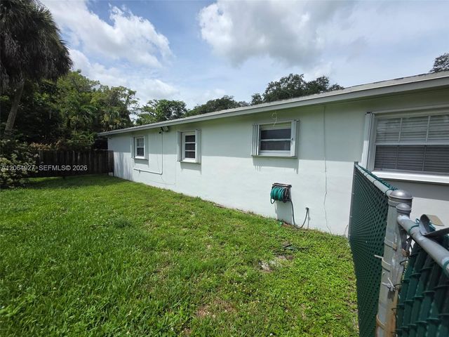 4020 SW 2nd Street, Plantation, FL 33317