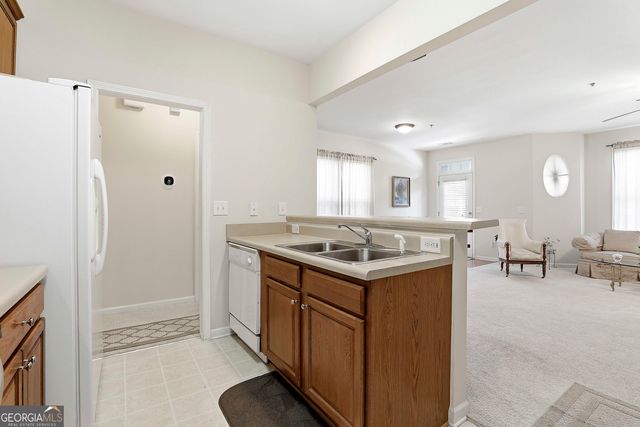 41 Newnan Lakes Drive, Newnan, GA 30263