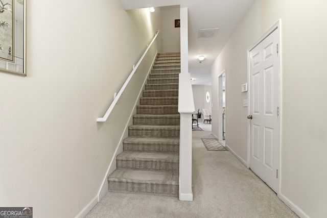 41 Newnan Lakes Drive, Newnan, GA 30263