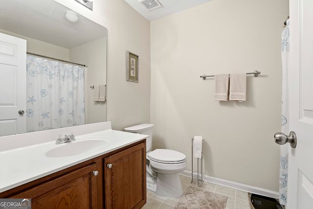 41 Newnan Lakes Drive, Newnan, GA 30263
