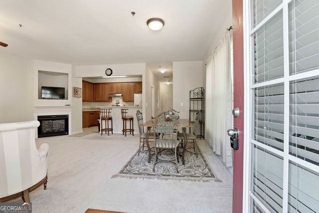 41 Newnan Lakes Drive, Newnan, GA 30263