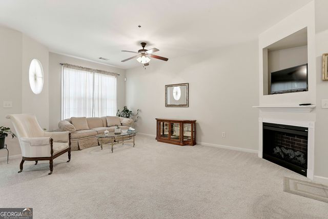 41 Newnan Lakes Drive, Newnan, GA 30263