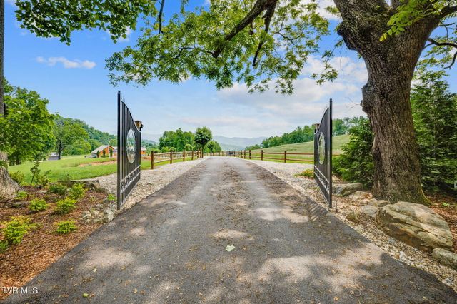 438 Willow Springs Road, Elizabethton, TN 37643