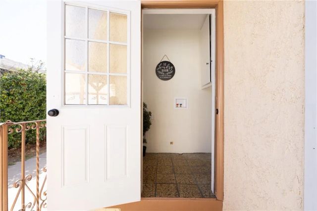 2232 N Valley Street, Burbank, CA 91505