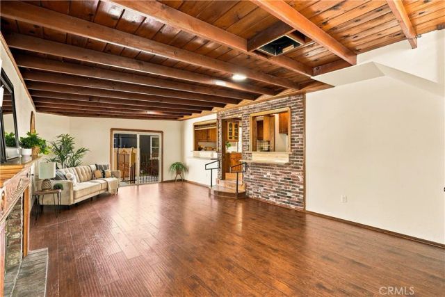 2232 N Valley Street, Burbank, CA 91505
