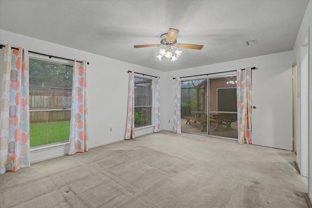 139 Spanish Moss Lane, Lake Jackson, TX 77566