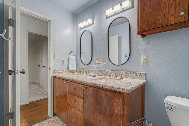 139 Spanish Moss Lane, Lake Jackson, TX 77566