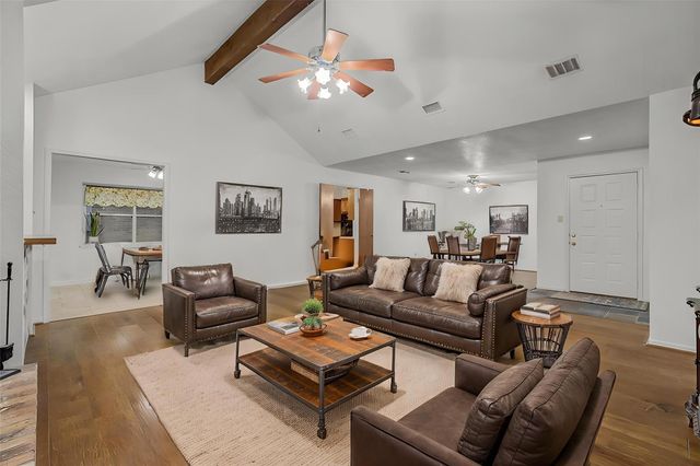 139 Spanish Moss Lane, Lake Jackson, TX 77566