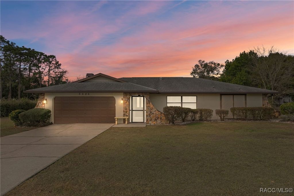 5686 S Eaton Terrace, Inverness, FL 34452