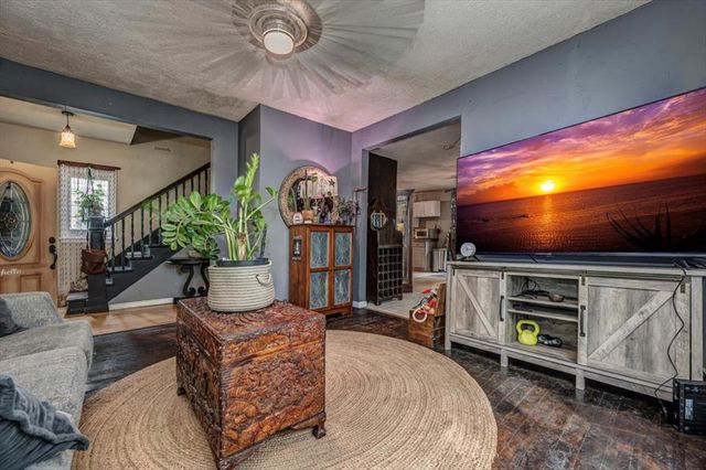 322 E Warner Avenue, Guthrie, OK 73044