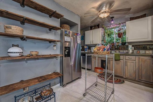 322 E Warner Avenue, Guthrie, OK 73044