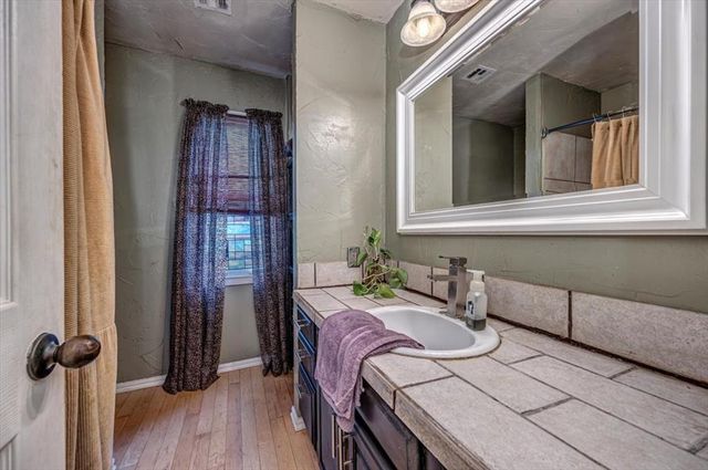 322 E Warner Avenue, Guthrie, OK 73044