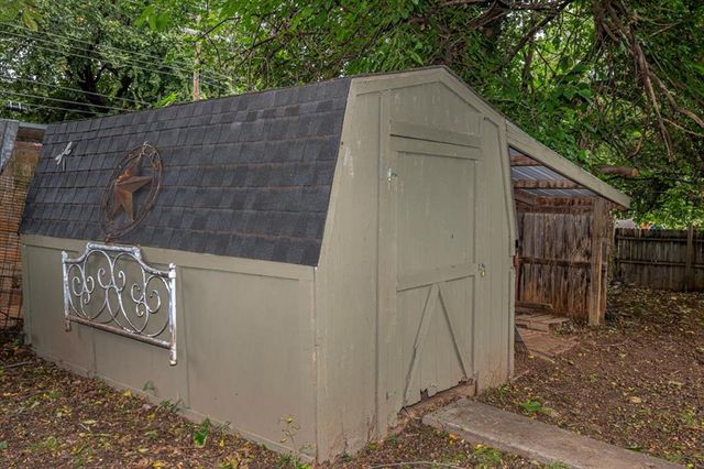 322 E Warner Avenue, Guthrie, OK 73044