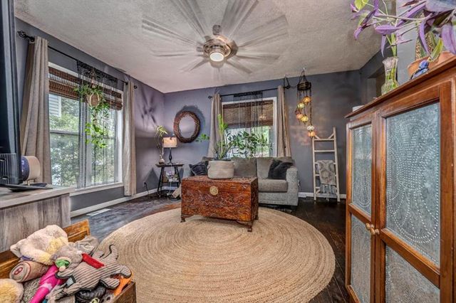 322 E Warner Avenue, Guthrie, OK 73044