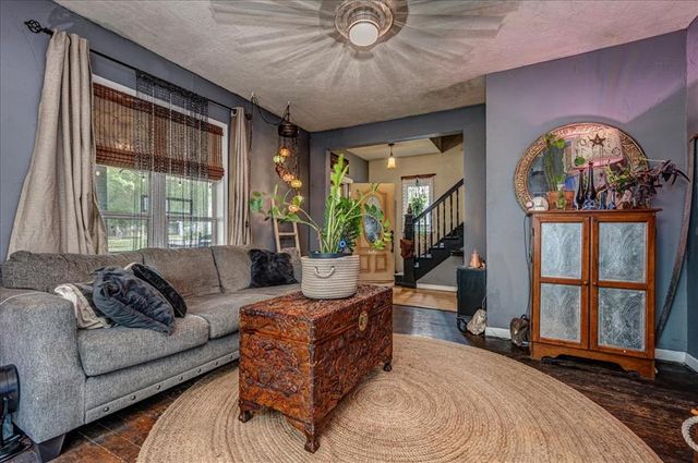 322 E Warner Avenue, Guthrie, OK 73044