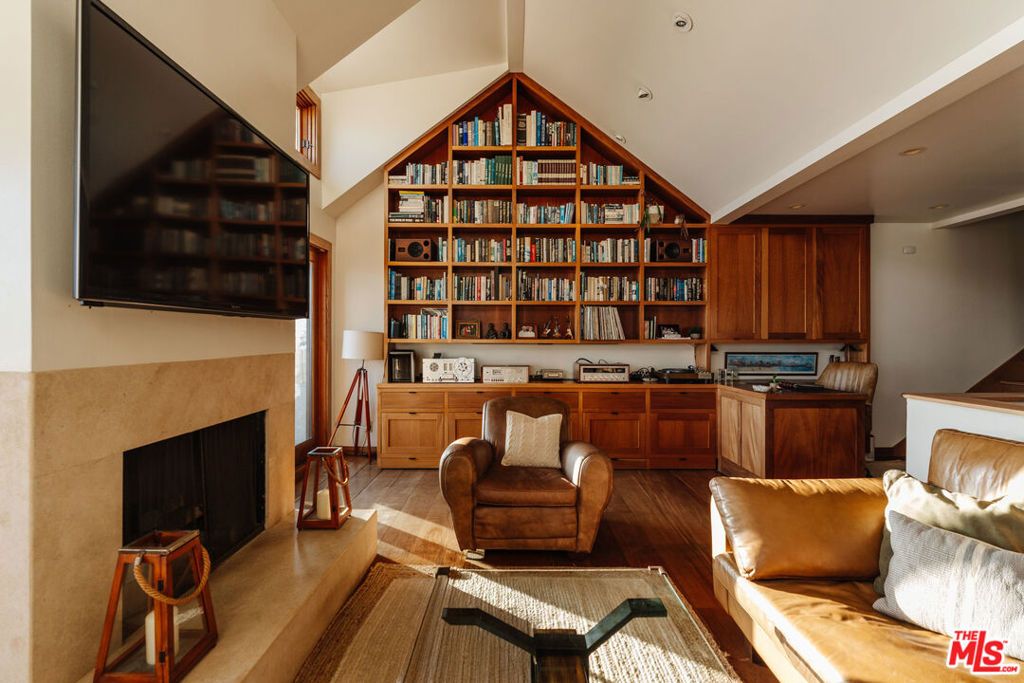 1366 Palisades Beach Road, Santa Monica, CA 90401 — photo 4